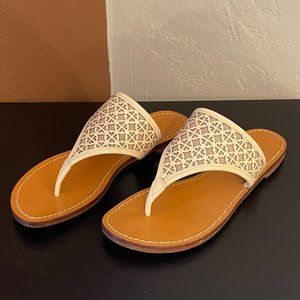 Tory Burch 7 Amara Ivory Patent Logo Thong Sandals Beautiful!